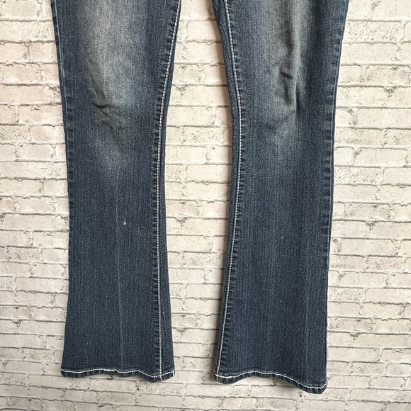 Rue 21 Premium Women's Size 3/4 Denim Jeans Studded Button Pockets Embroidered - Picture 7 of 10